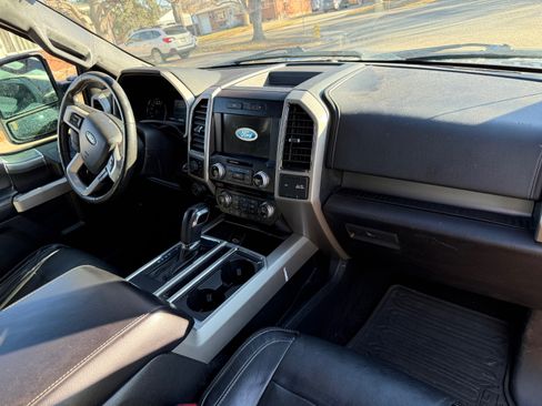 Used 2017 Ford F150 Lariat w/ Equipment Group 502A Luxury image 13