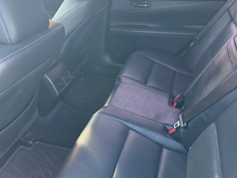 Used 2015 Lexus ES 300h w/ Premium Package w/Bamboo Trim image 9