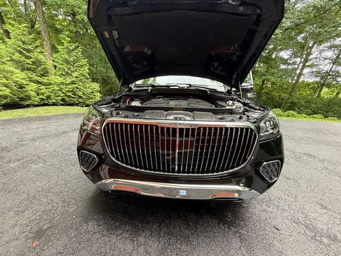 Used 2025 Mercedes-Benz Maybach GLS 600 4MATIC image 16