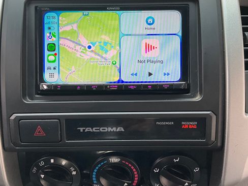 Used 2015 Toyota Tacoma Pickup 4D 5 ft image 17