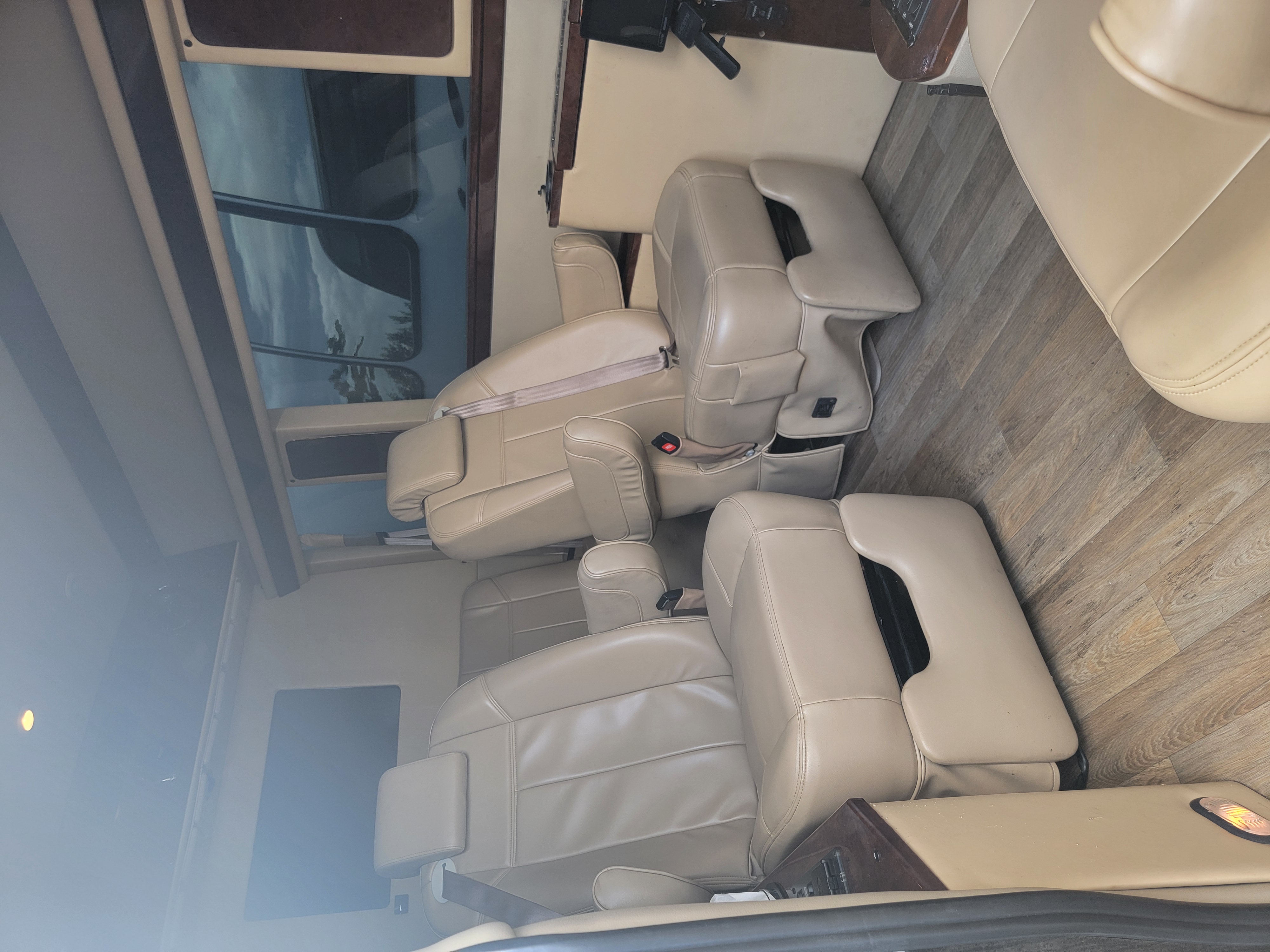 Used 2010 Mercedes-Benz Sprinter 2500 image 6