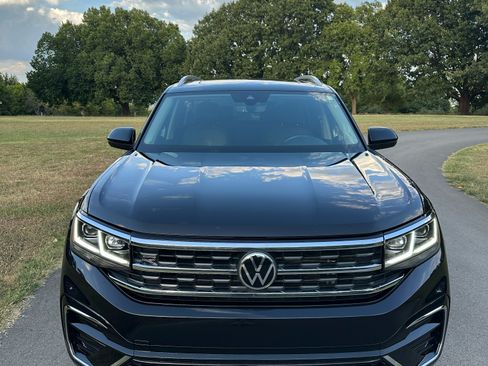 Used 2021 Volkswagen Atlas SEL R-Line FWD image 4