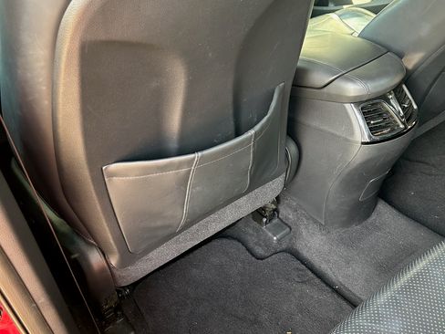 Used 2013 Hyundai Azera FWD image 10