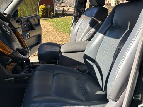 Used 2002 Lexus LX 470 4WD image 5