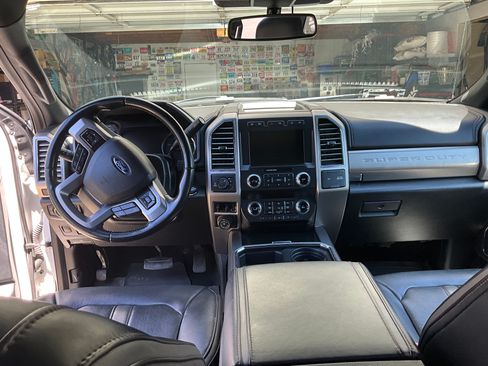 Used 2020 Ford F250 Platinum w/ FX4 Off-Road Package AWD/4WD image 10