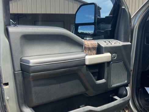 Used 2019 Ford F350 Lariat w/ Lariat Ultimate Package image 9