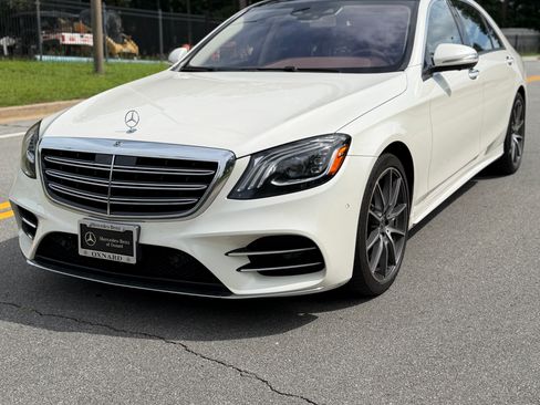 Used 2018 Mercedes-Benz S 560 Sedan image 2