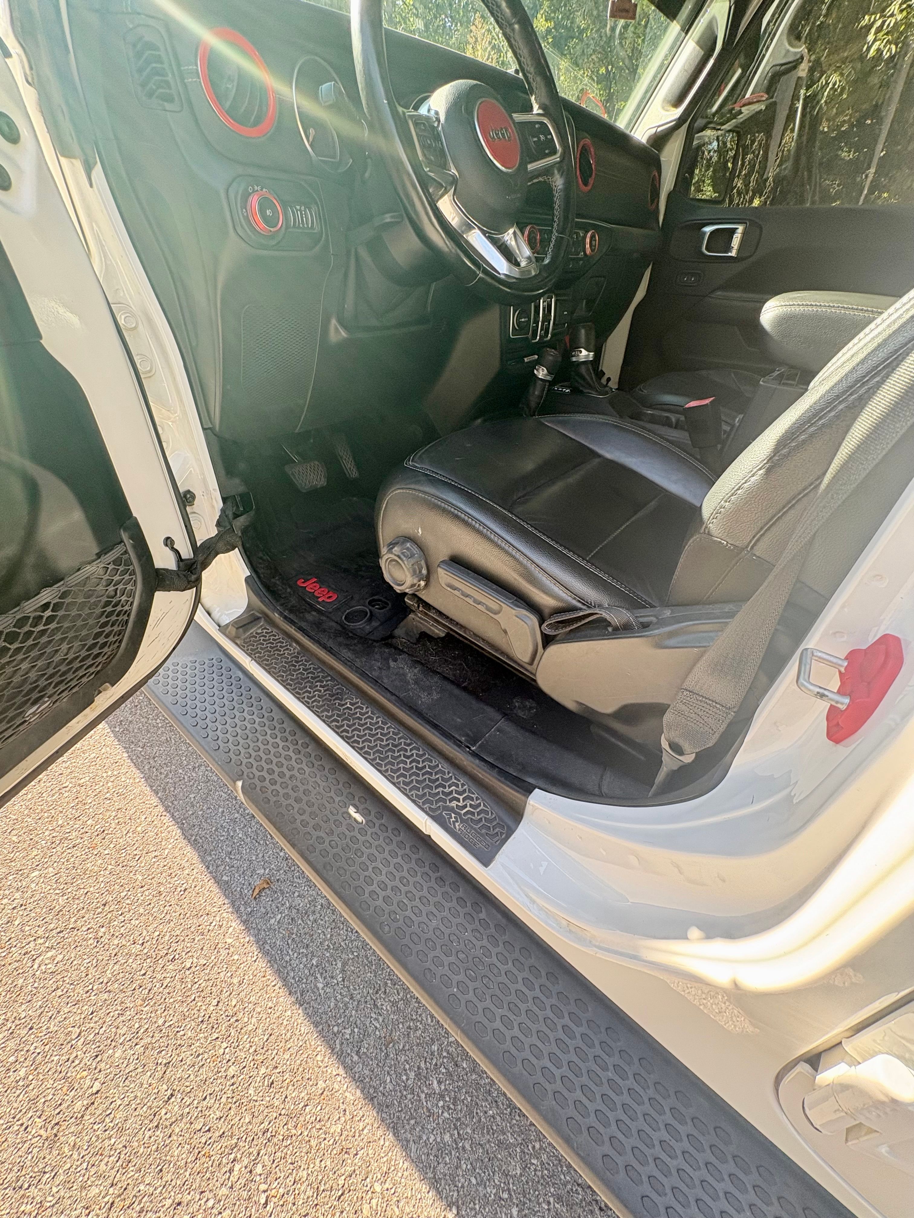 Used 2019 Jeep Wrangler Unlimited Sahara AWD/4WD image 18