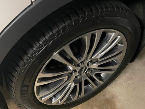 Used 2016 Lincoln MKX Reserve w/ Climate Package image 9