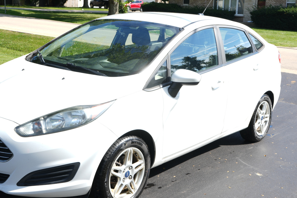 Used 2017 Ford Fiesta SE FWD image 2