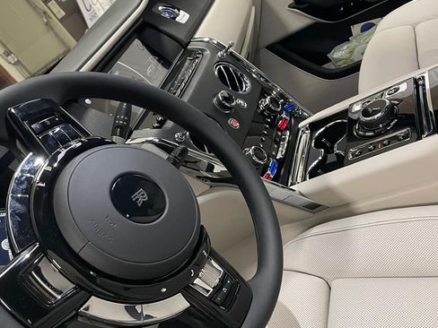 Used 2022 Rolls-Royce Cullinan w/ Cullinan Package image 1