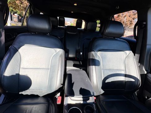 Used 2017 Ford Explorer XLT w/ Equipment Group 202A image 22