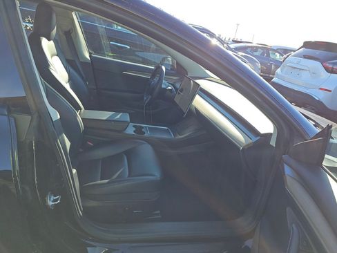 Used 2021 Tesla Model 3 Standard Range Plus image 8