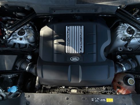 Used 2022 Land Rover Defender 90 image 21