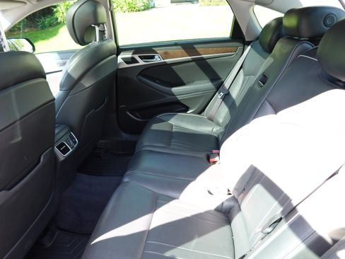 Used 2015 Hyundai Genesis 3.8 w/ Option Group 04 image 13