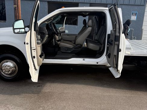 Used 2017 Ford F350 XL w/ Power Equipment Group image 9