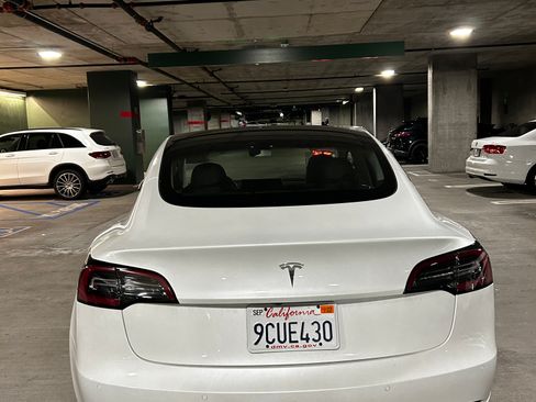 Used 2022 Tesla Model 3 image 4