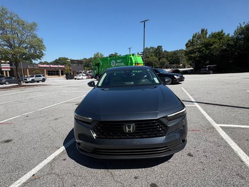Used 2023 Honda Accord EX image 5