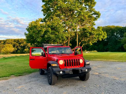Used 2021 Jeep Wrangler Sport AWD/4WD image 1