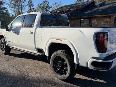 Used 2024 GMC Sierra 2500 AT4 w/ AT4 Premium Plus Package image 5