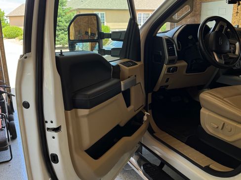 Used 2020 Ford F350 Lariat w/ Lariat Value Package AWD/4WD image 14
