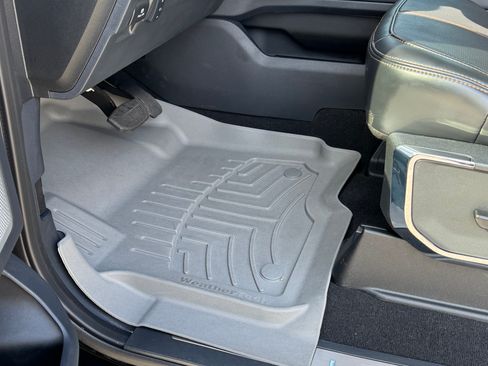 Used 2023 Ford F350 Platinum image 11