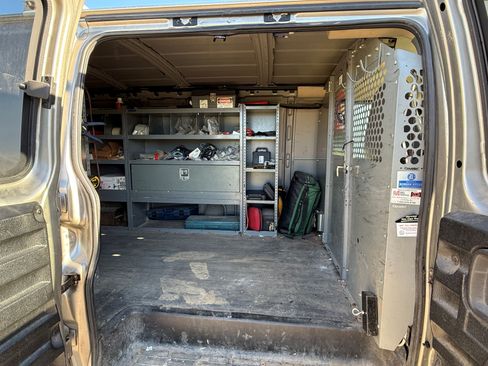 Used 2003 Chevrolet Express 3500 Extended Van 3D image 13