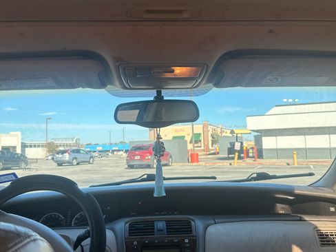 Used 2000 Toyota Avalon XL image 14