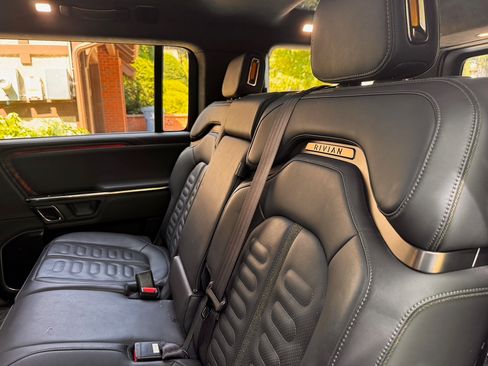 Used 2022 Rivian R1S Launch Edition AWD/4WD image 13