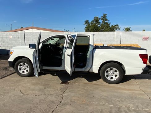 Used 2017 Nissan Titan S RWD image 5