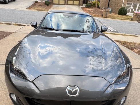 Used 2020 MAZDA MX-5 Miata Grand Touring image 2