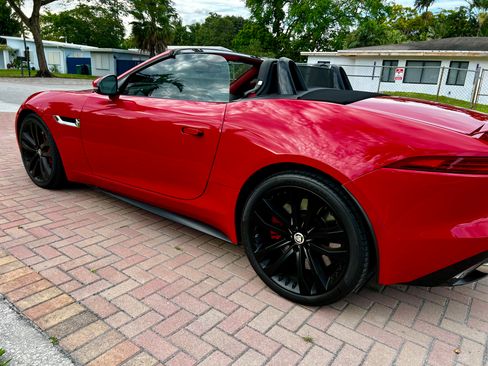 Used 2014 Jaguar F-TYPE S image 9