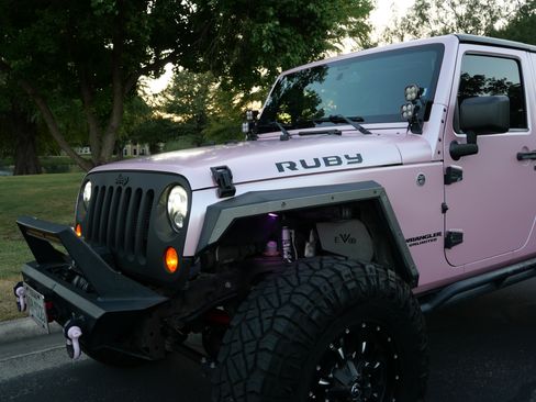Used 2013 Jeep Wrangler Unlimited Rubicon w/ Connectivity Group AWD/4WD image 1