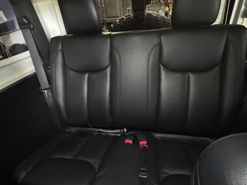 Used 2013 Jeep Wrangler Rubicon AWD/4WD image 11
