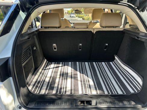 Used 2018 Land Rover Range Rover Evoque SE Premium image 12