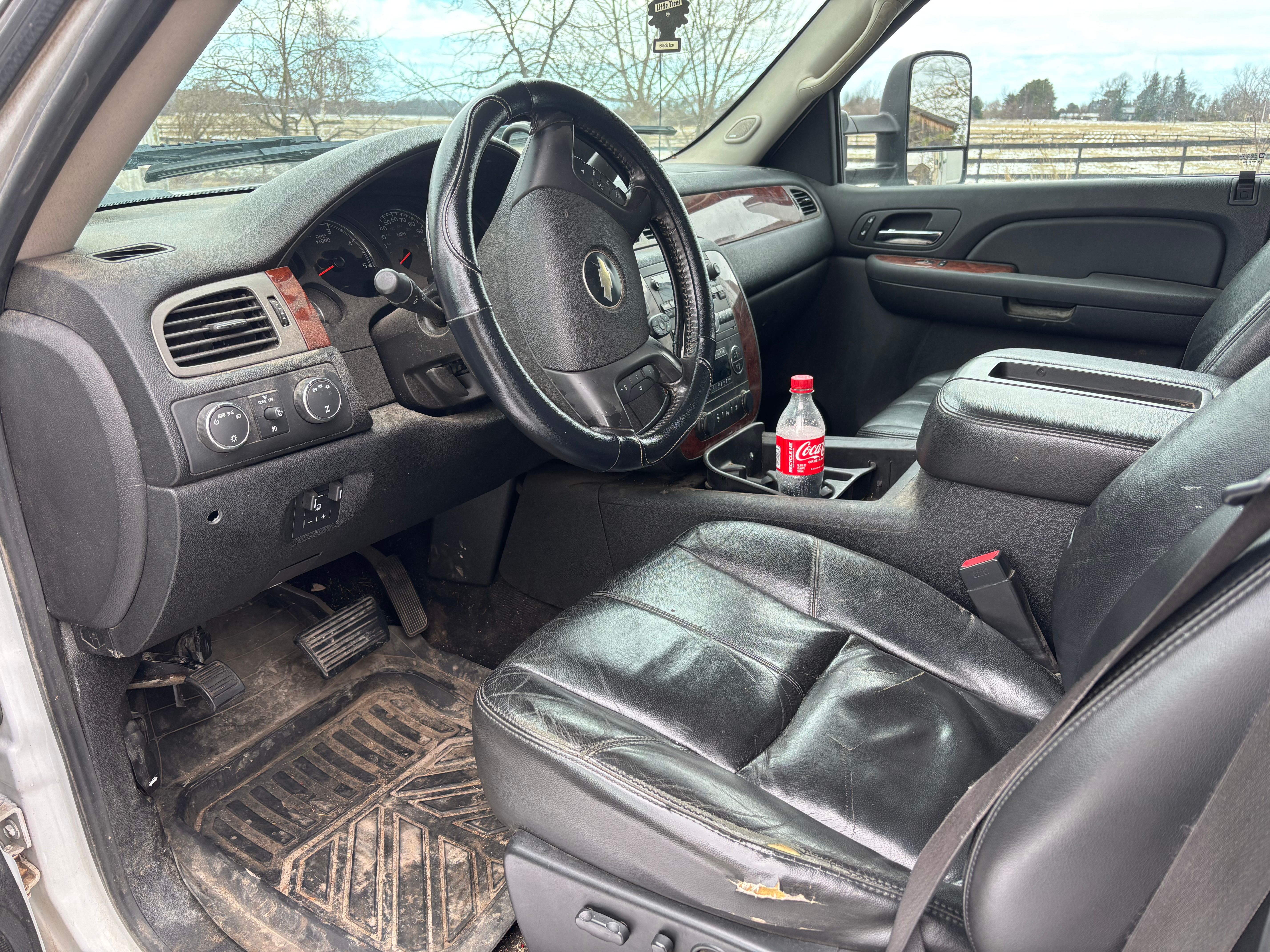 Used 2009 Chevrolet Silverado 2500 LTZ w/ Safety Package AWD/4WD image 9