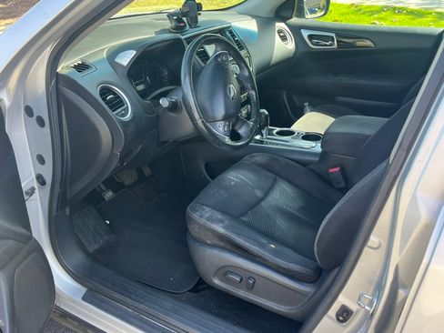 Used 2014 Nissan Pathfinder SV FWD image 13