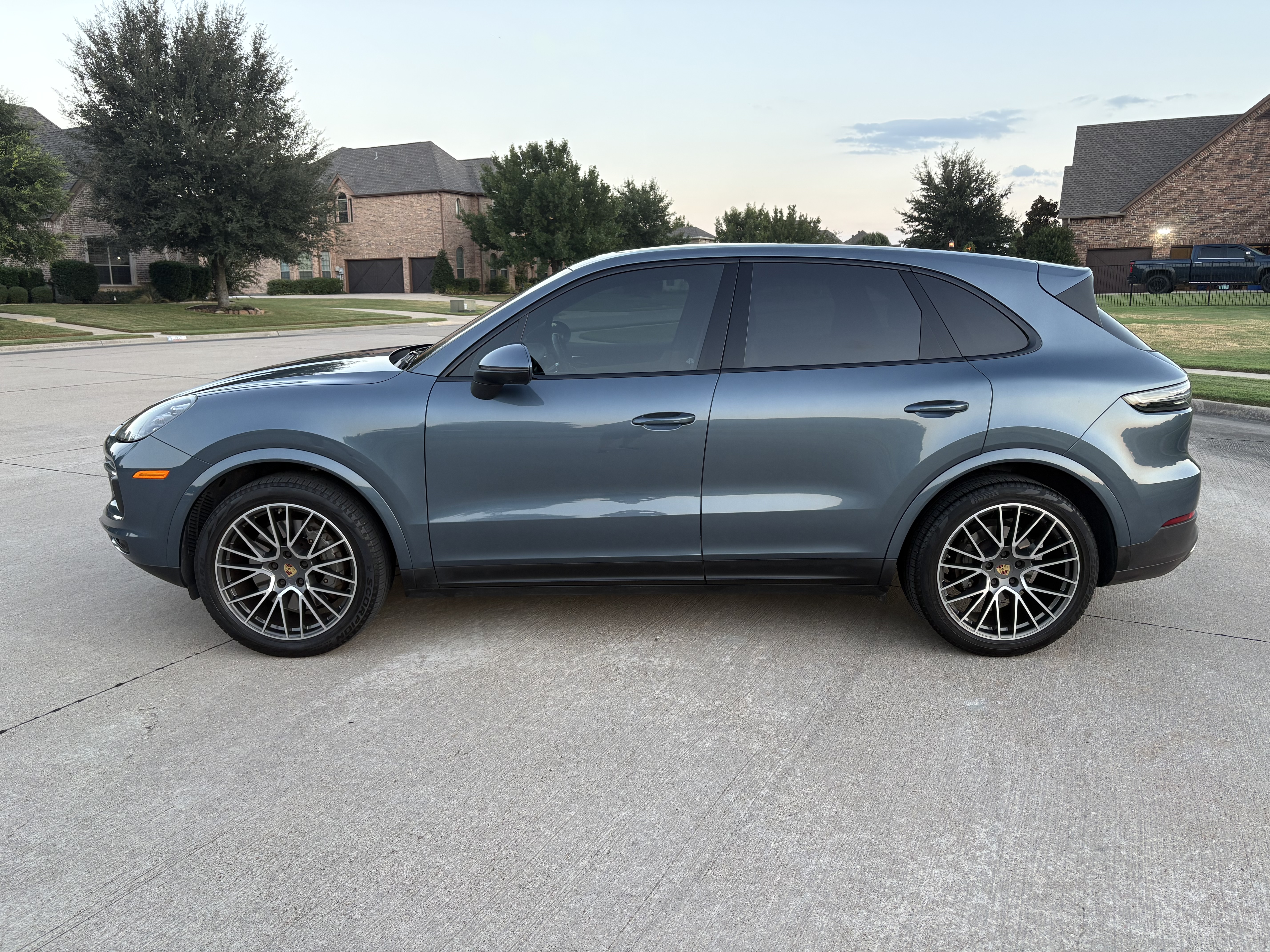 Used 2020 Porsche Cayenne S AWD/4WD image 5