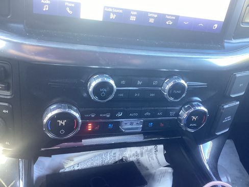 Used 2021 Ford F150 Lariat image 6