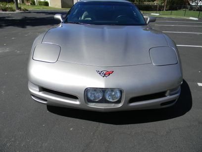 Used 2000 Chevrolet Corvette Coupe w/ Performance Handling Pkg