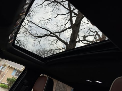 Used 2023 GMC Sierra 1500 Denali Ultimate image 9