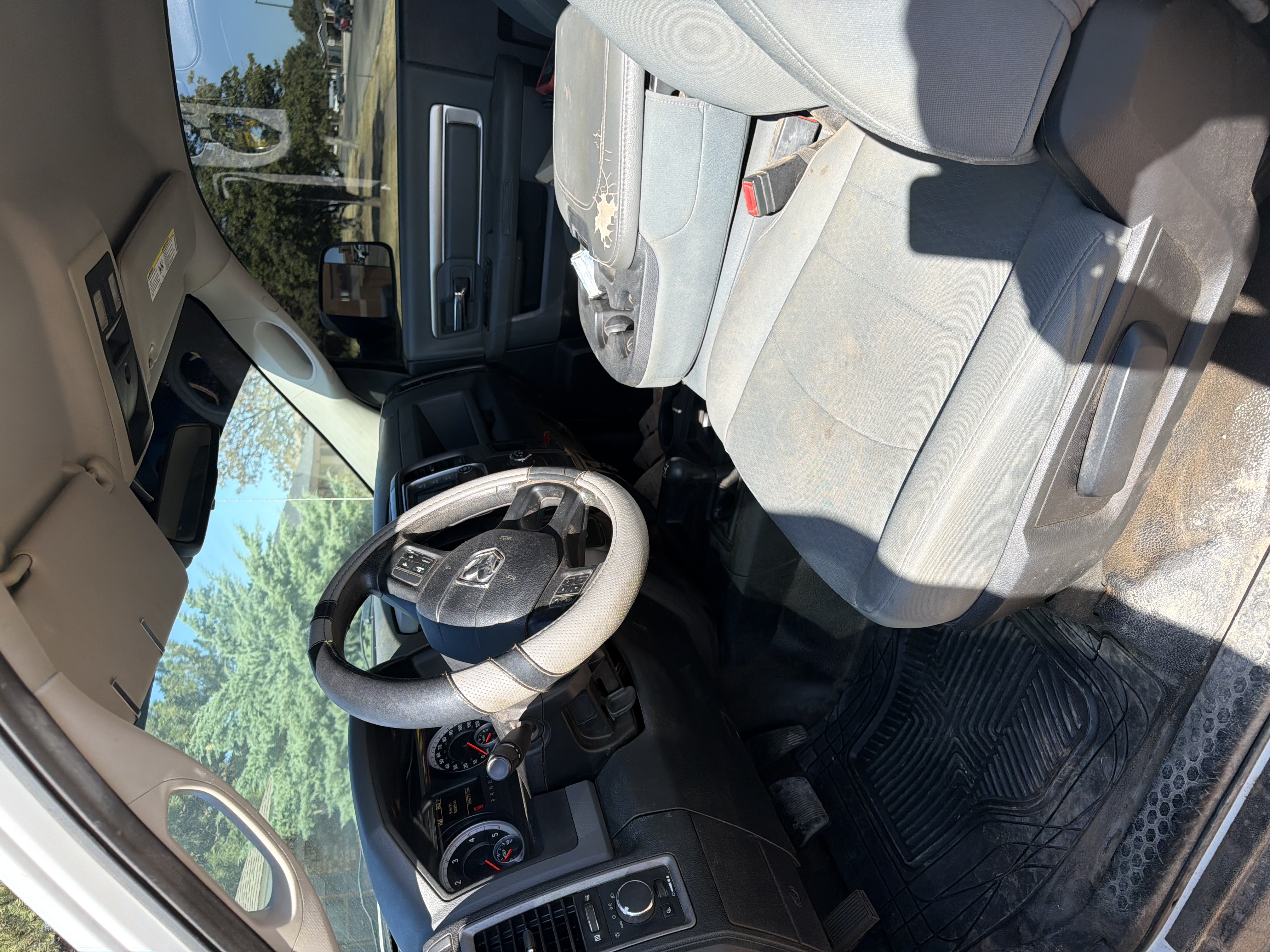 Used 2014 RAM 3500 Tradesman w/ Chrome Appearance Group AWD/4WD image 4
