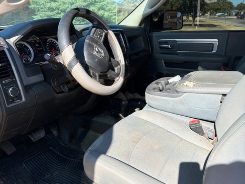Used 2014 RAM 3500 Tradesman w/ Chrome Appearance Group AWD/4WD image 4