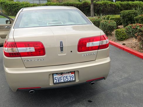 Used 2006 Lincoln Zephyr image 4