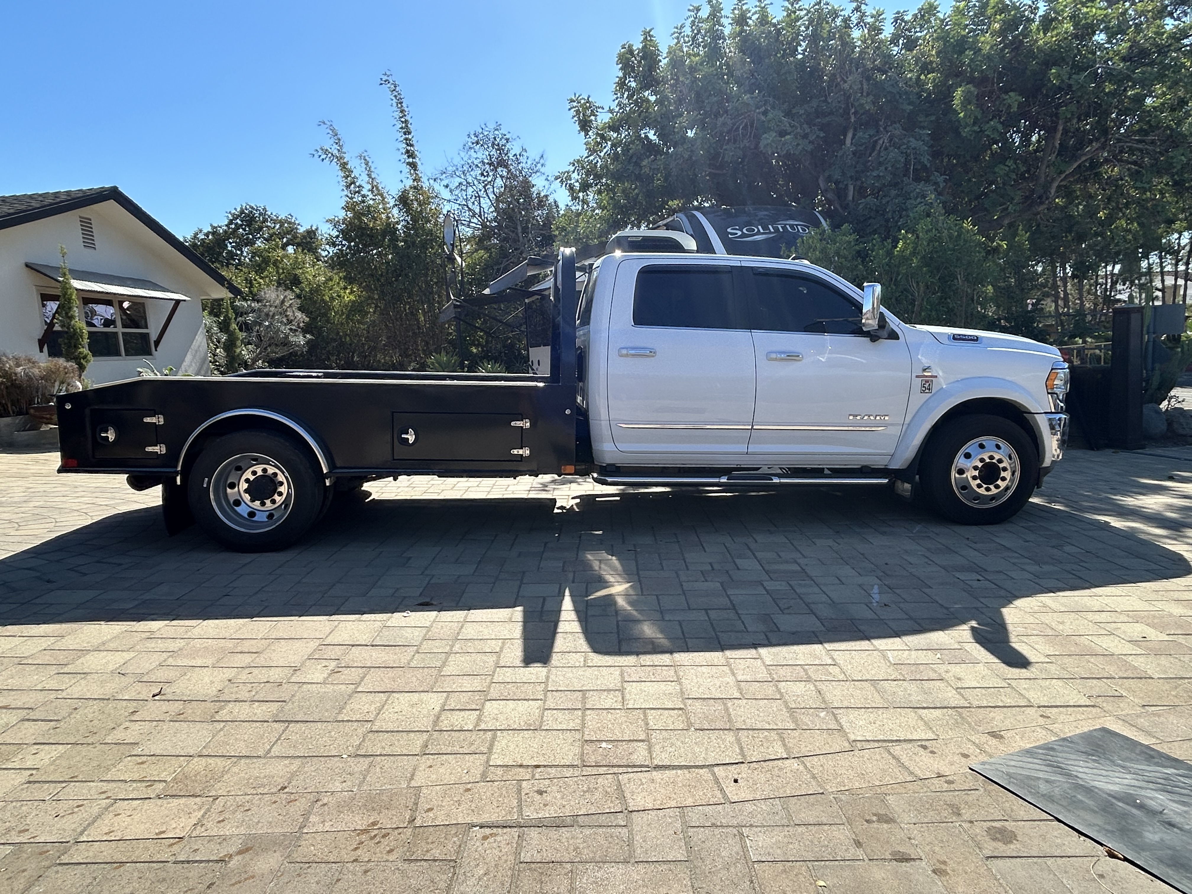 Used 2022 RAM 5500 4x4 Crew Cab image 13