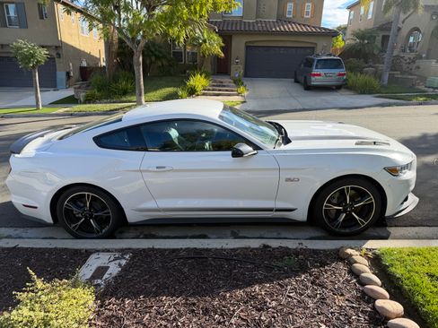 Used 2017 Ford Mustang GT Premium w/ Equipment Group 401A image 9