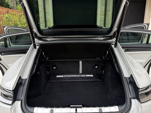 Used 2023 Porsche Panamera 4 Platinum Edition image 13