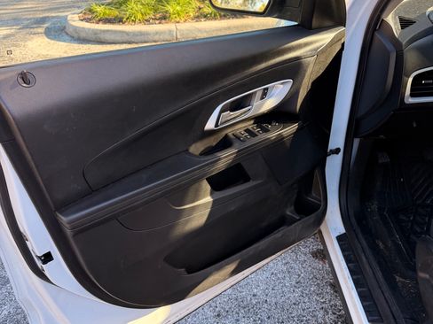 Used 2014 Chevrolet Equinox LS image 9