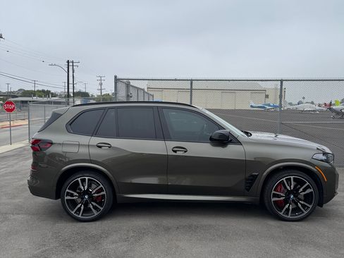 Used 2025 BMW X5 M60i w/ Climate Comfort Package image 2