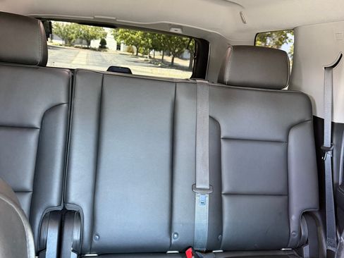 Used 2018 Chevrolet Tahoe 4WD image 12
